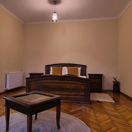 Schei Apartments Брашов Екстериор снимка