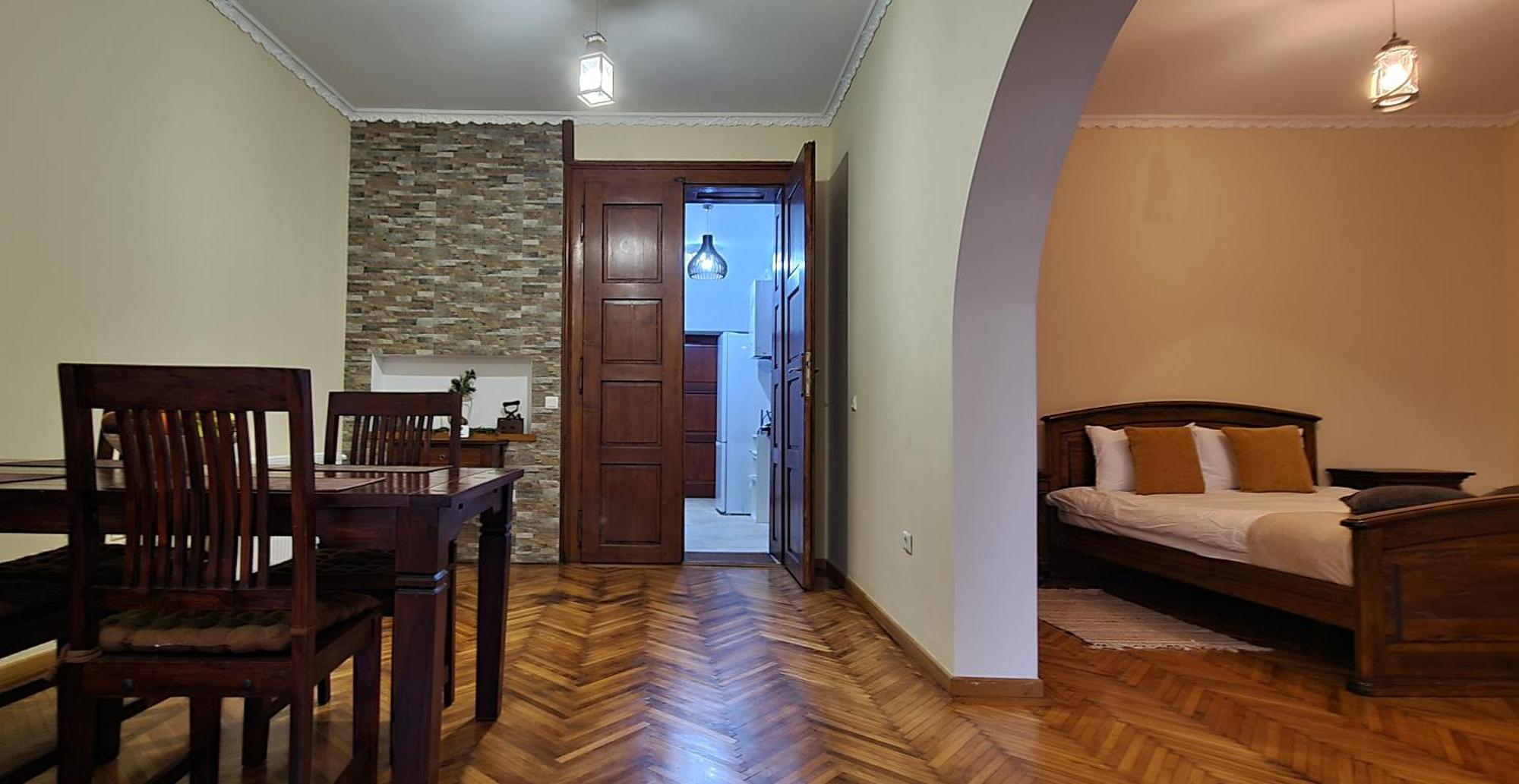 Schei Apartments Брашов Стая снимка